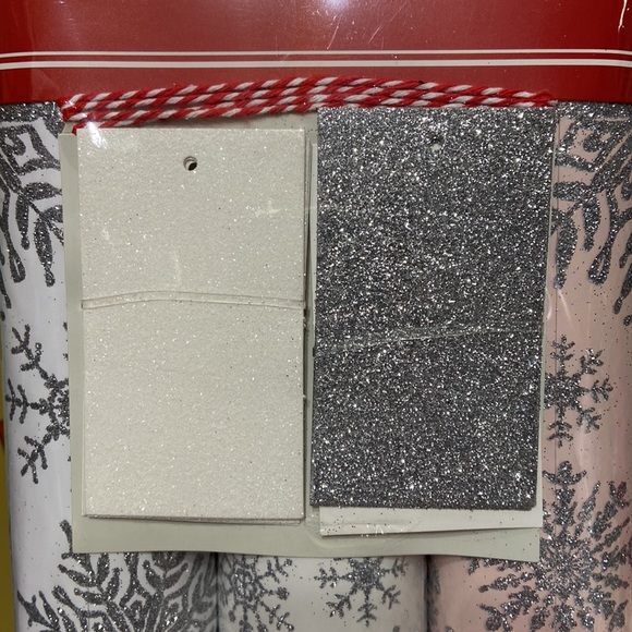Punch Studio Christmas Glitter Gift Wrap & Tag Set - Picture 3 of 4